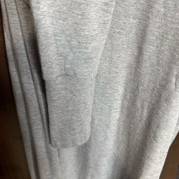 Athleta grey women’s Dress Size M long sleeve back cut out - Picture 5 of 7